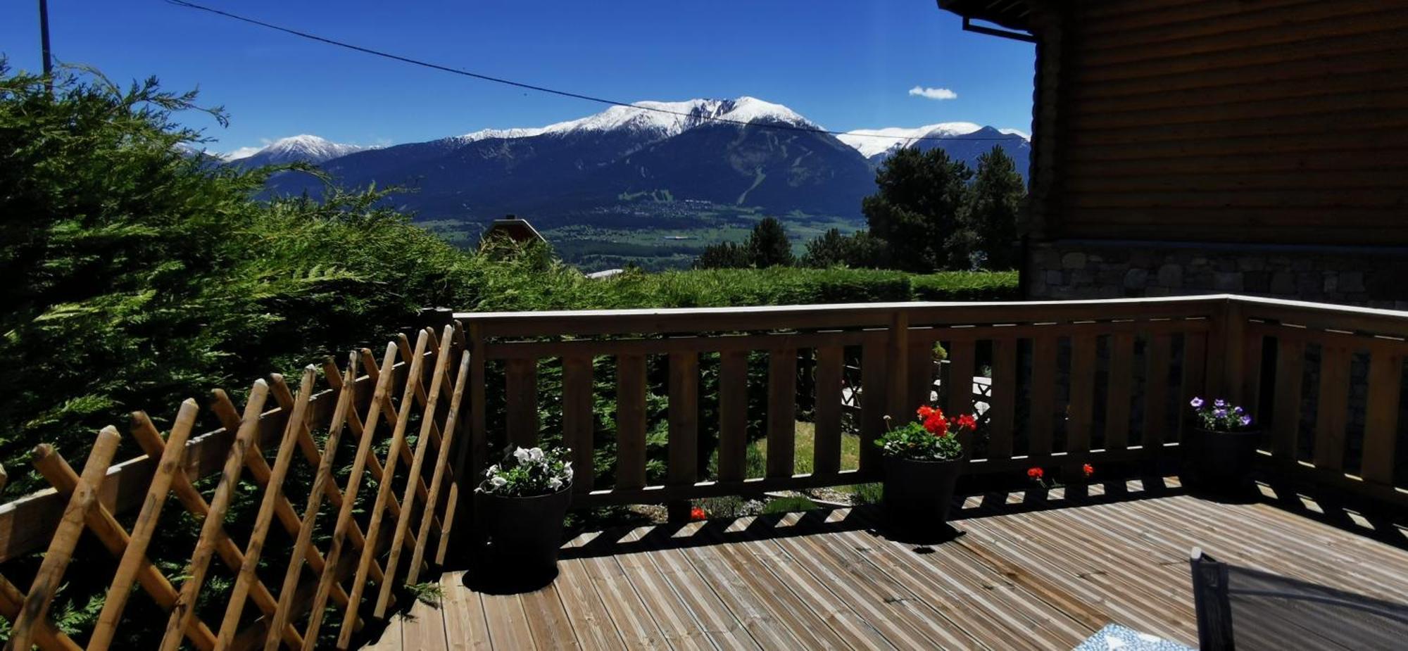Le Renne Blanc Pyrenees De France Font-Romeu-Odeillo-Via